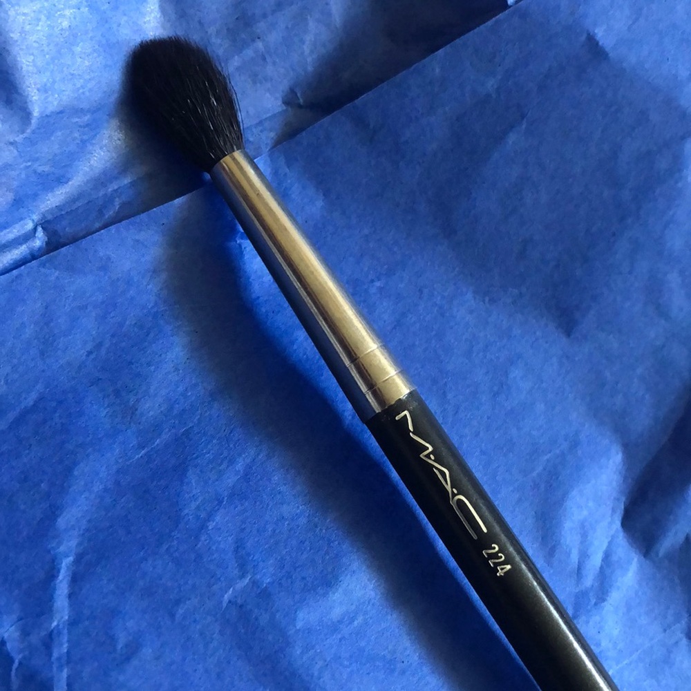 224 SYNTHETIC TAPERED BLENDING BRUSH